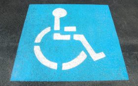 Menschen mit Behinderungen