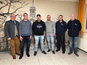 Bgm. Paule, den Wehrführer M.Engelhard, stv. M.Momberger, OV. R.Linker, stv. SBI K.Planz und Ehrenwehrführer A.Riffer