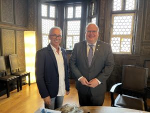 Erster Stadtrat Berthold Rinner und Bürgermeister Stephan Paule