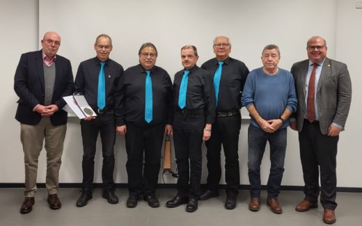 Ehrenvolle Auszeichnung für den Männergesangverein „Frohsinn“ Hattendorf: Silberne Ehrenplakette des Landes Hessen verliehen