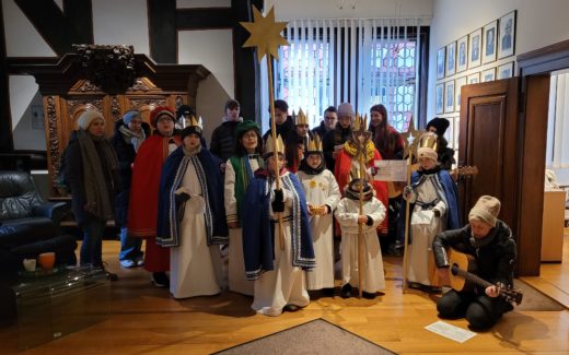 Sternsinger bringen Segen ins Rathaus